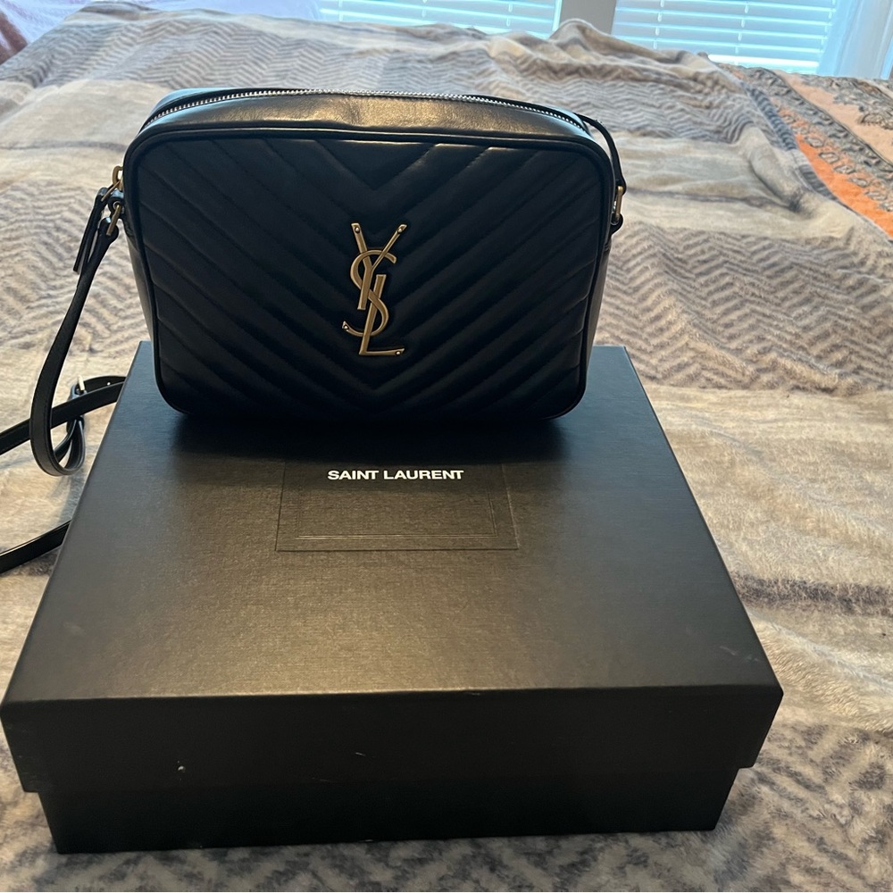 Saint Laurent Black Chevron Crossbody with Gold Logo - Picture 2 of 15